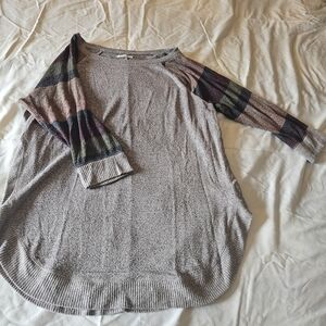Maurices Gray Top with Multicolor Sleeves